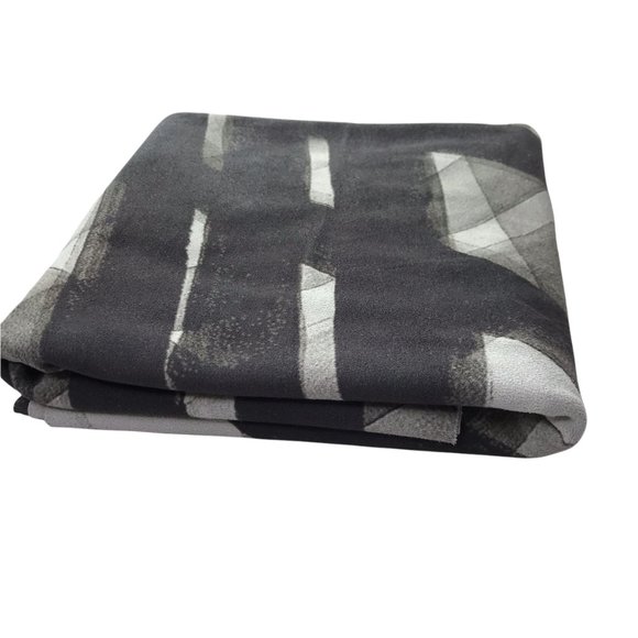 Lululemon Yoga Towel, Large, Black White Abstract Lines Brush Stream Silver - Picture 15 of 16